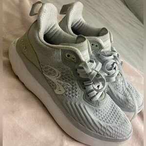 Gravity Defyer TB9034FGW-W Women's GDEFY XLR8 Run White Lace Up Size 9